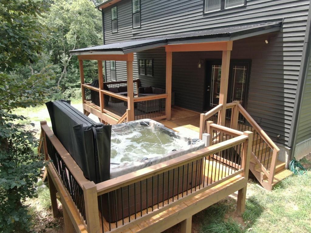 Lazy Bear-Hottub, Pet Friendly, Private Home Just 15 Minutes To Asheville.. Fairview Exterior foto
