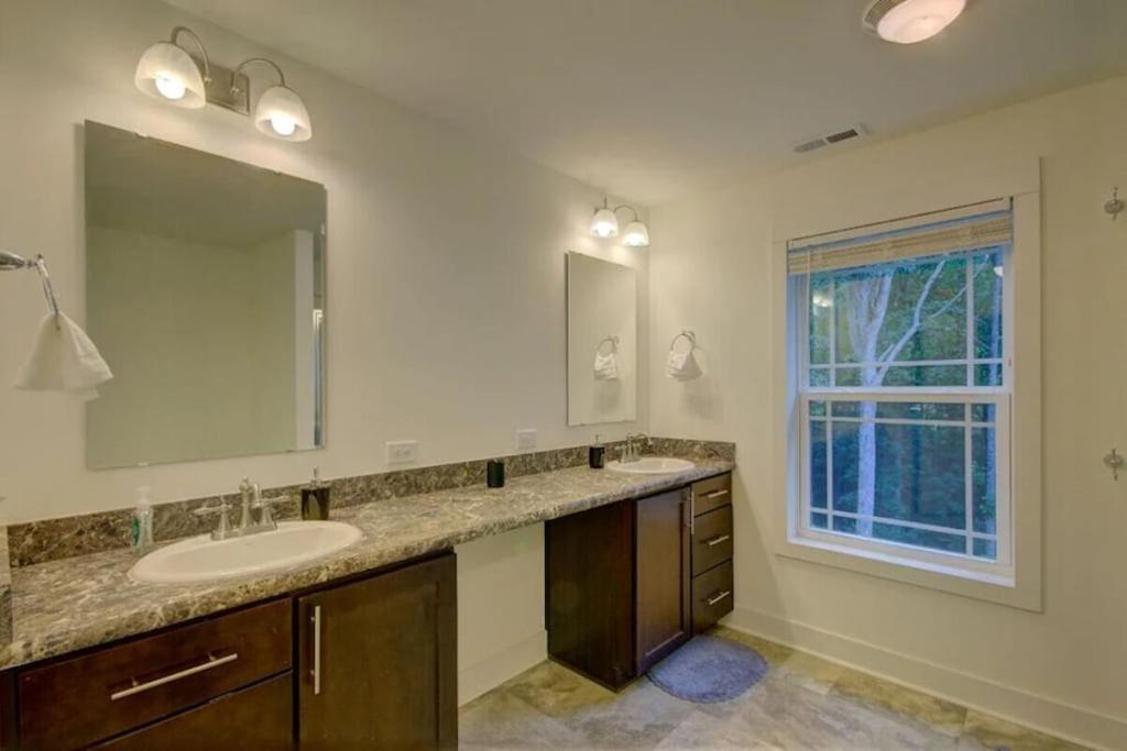 Lazy Bear-Hottub, Pet Friendly, Private Home Just 15 Minutes To Asheville.. Fairview Exterior foto